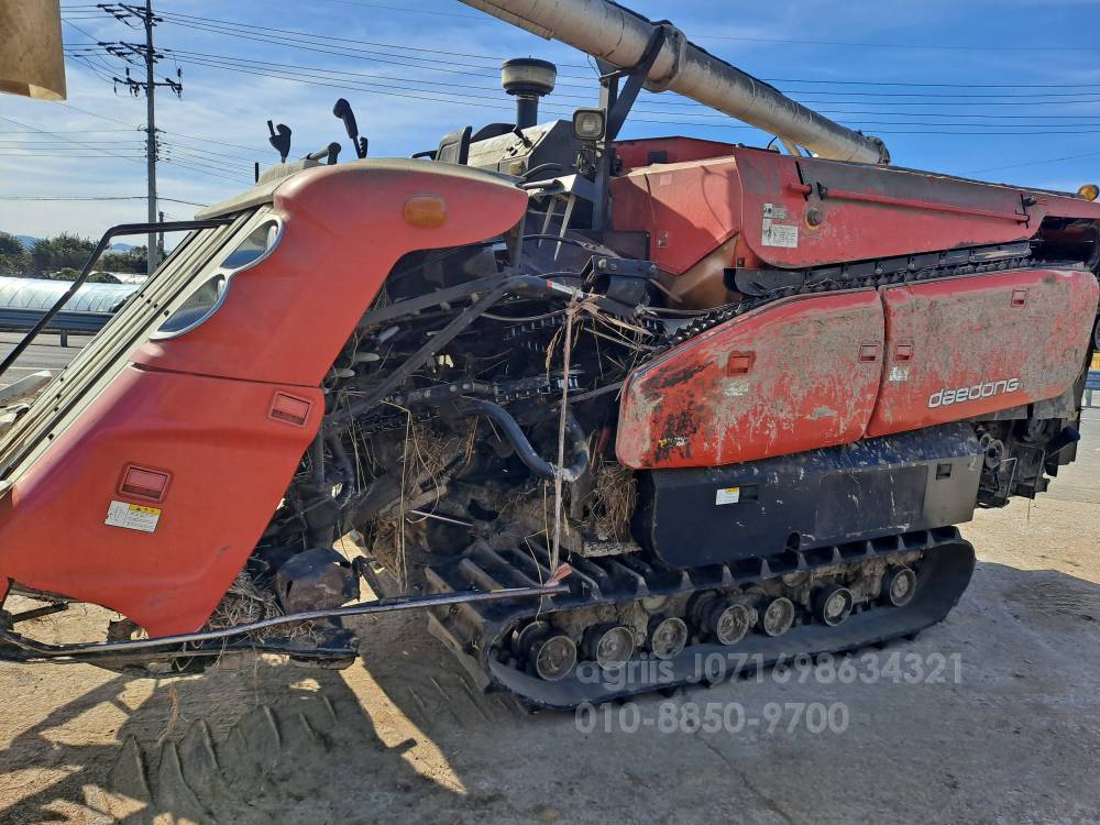 Daedong Combine Harvester DXM85G (5Rows) 뒤우측면
