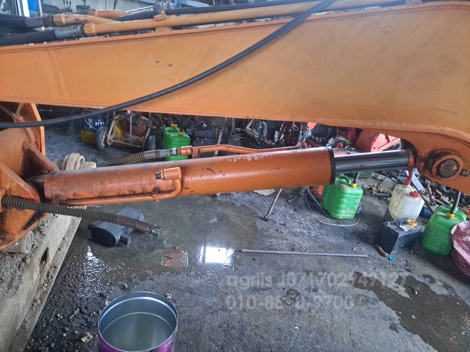 삼성볼보.대우s 굴삭기 삼성Mx55.s50 02굴착기부품 M 뒤우측면