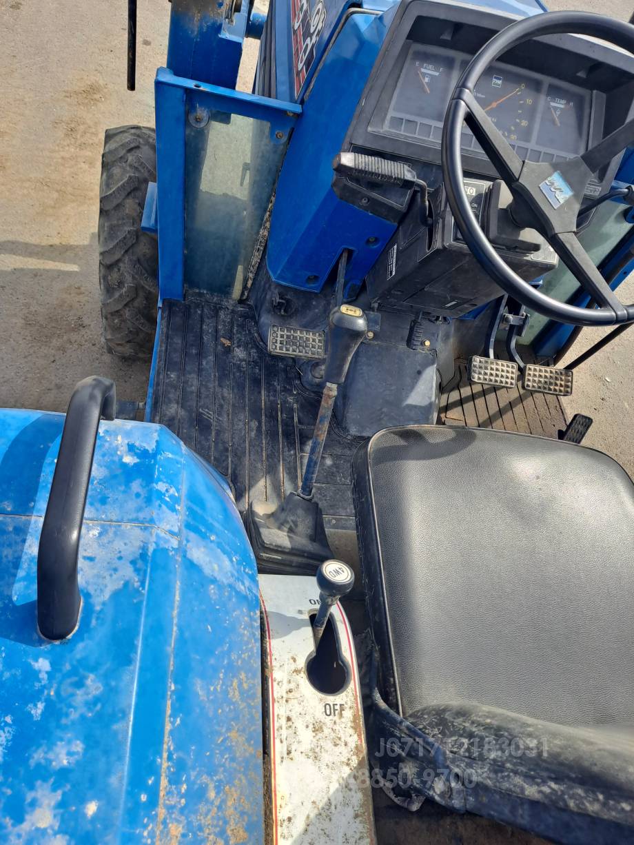 TYM 트랙터 TA4040 뒤우측면