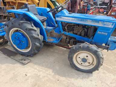 TYM 트랙터 TA4040.TA4340.TA4640 앞좌측면