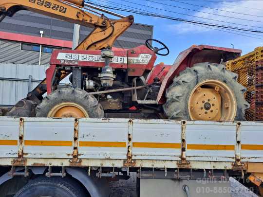 Kukje Tractor KT230.25  앞좌측면