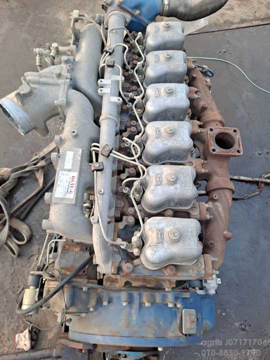 현대엔진6기통1 톱밥 파쇄기에 사용 동력 전달함 장치장착됨 앞좌측면