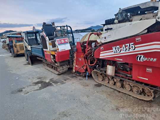 국제 콤바인 EC600 (4조식) 앞좌측면