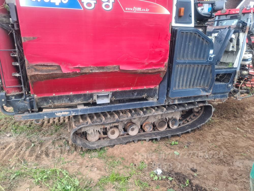 TYM Combine Harvester C704G (4Rows)