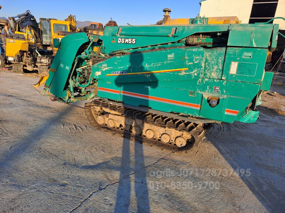 대동 콤바인 R1-350 (3조식) 뒤우측면