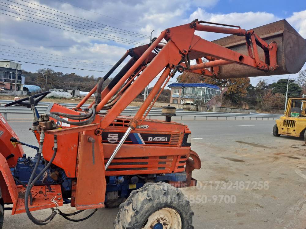 Daedong Tractor L4351 (43hp) 뒤우측면