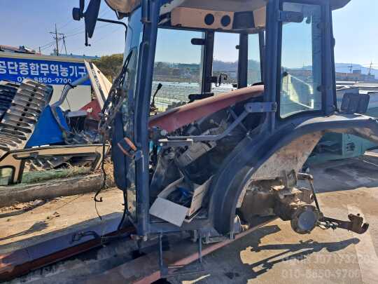 TYM 트랙터 T450 (45마력) 앞좌측면