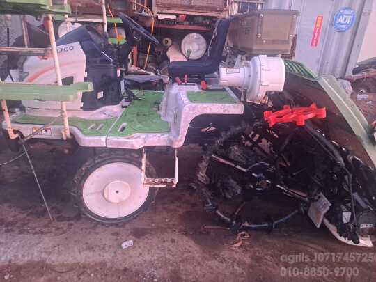 Daedong Rice transplanter DUO60 (6Rows) 앞좌측면