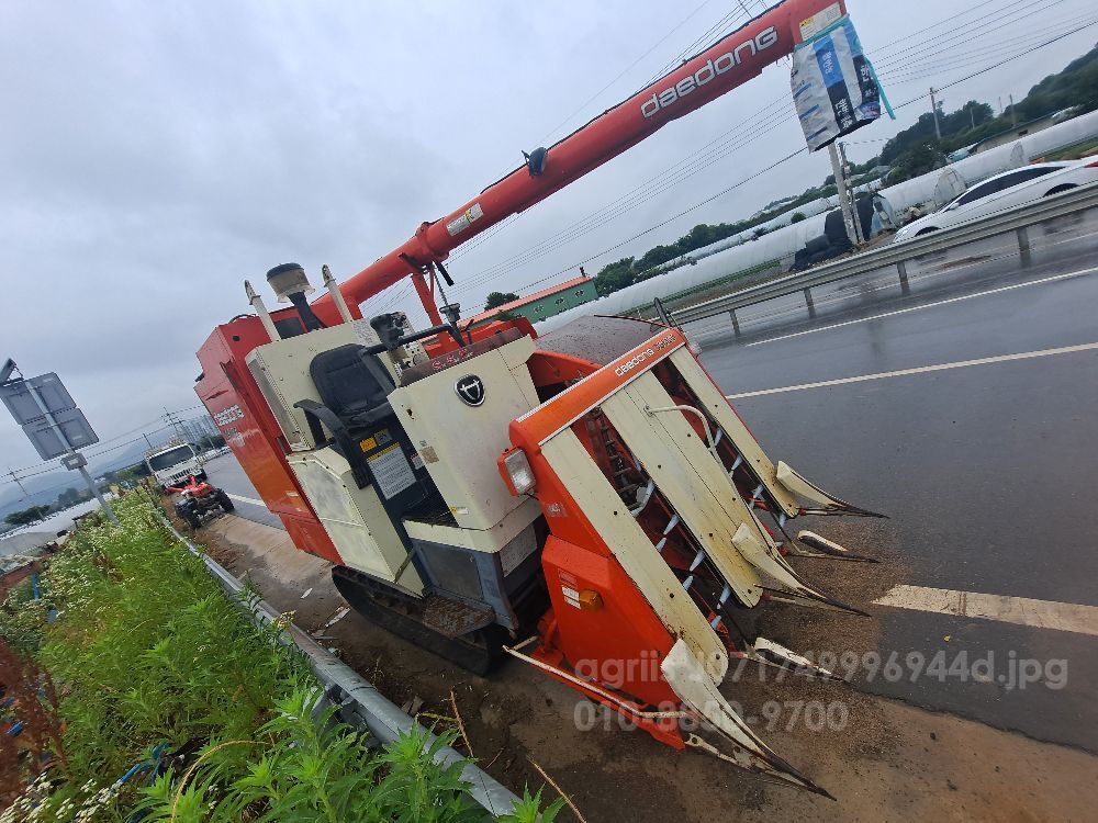 Daedong Combine Harvester DSM65G (4Rows) 뒤우측면