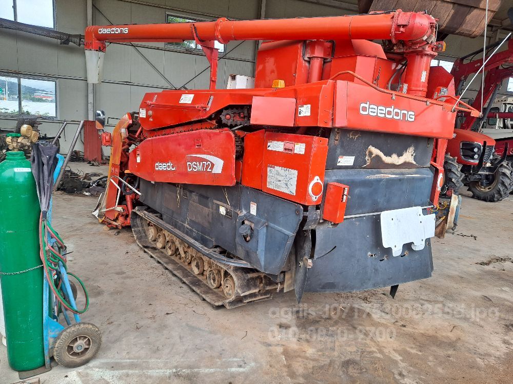 대동 콤바인 DSM72G-C (4조식) 뒤우측면