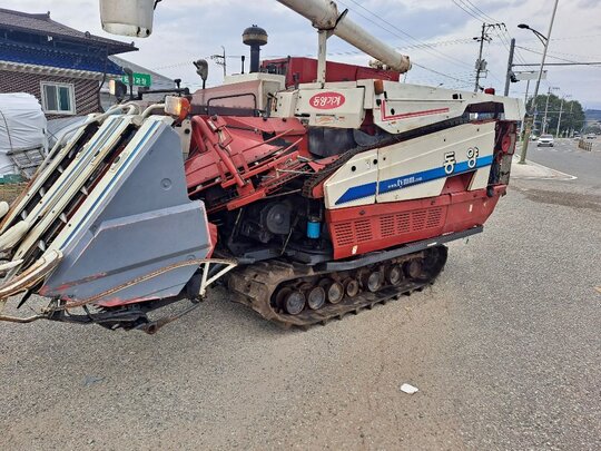 TYM Combine Harvester HU6500G (4Rows) 앞좌측면