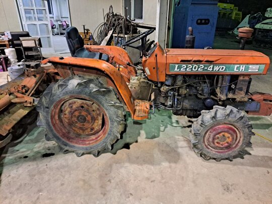 Daedong Tractor L2202 (22hp) 앞좌측면