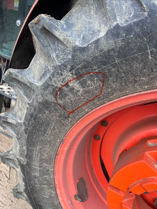    트랙터 타이어 사진1