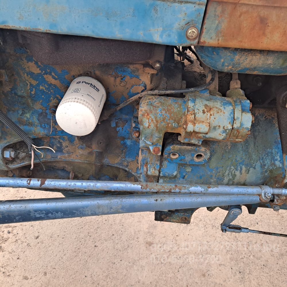 대동 트랙터 포드3900 뒤우측면