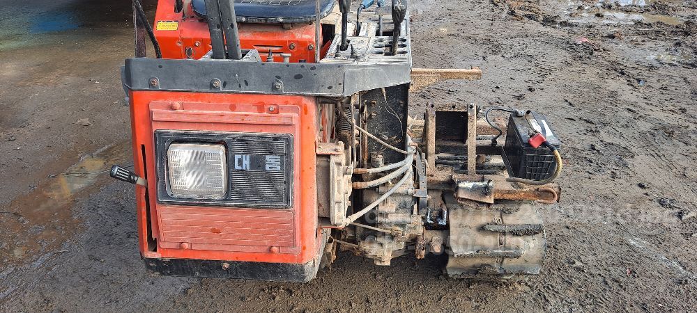 국제 콤바인 KC300 (3조식) 뒤우측면