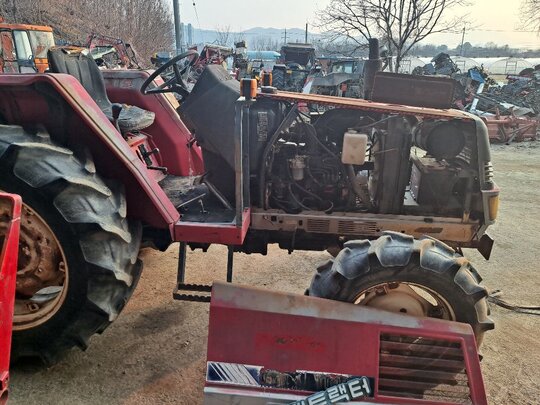 국제 트랙터 F455 (45마력) 앞좌측면