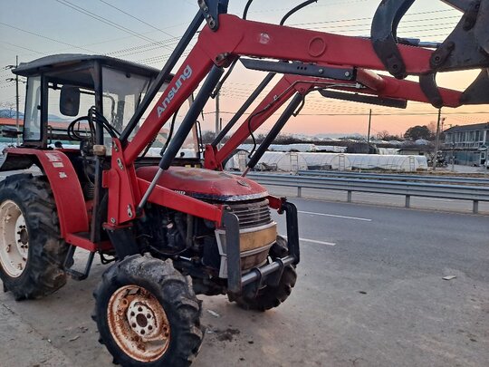 국제 트랙터 F4350-DK (43마력) 전체.부분적으로