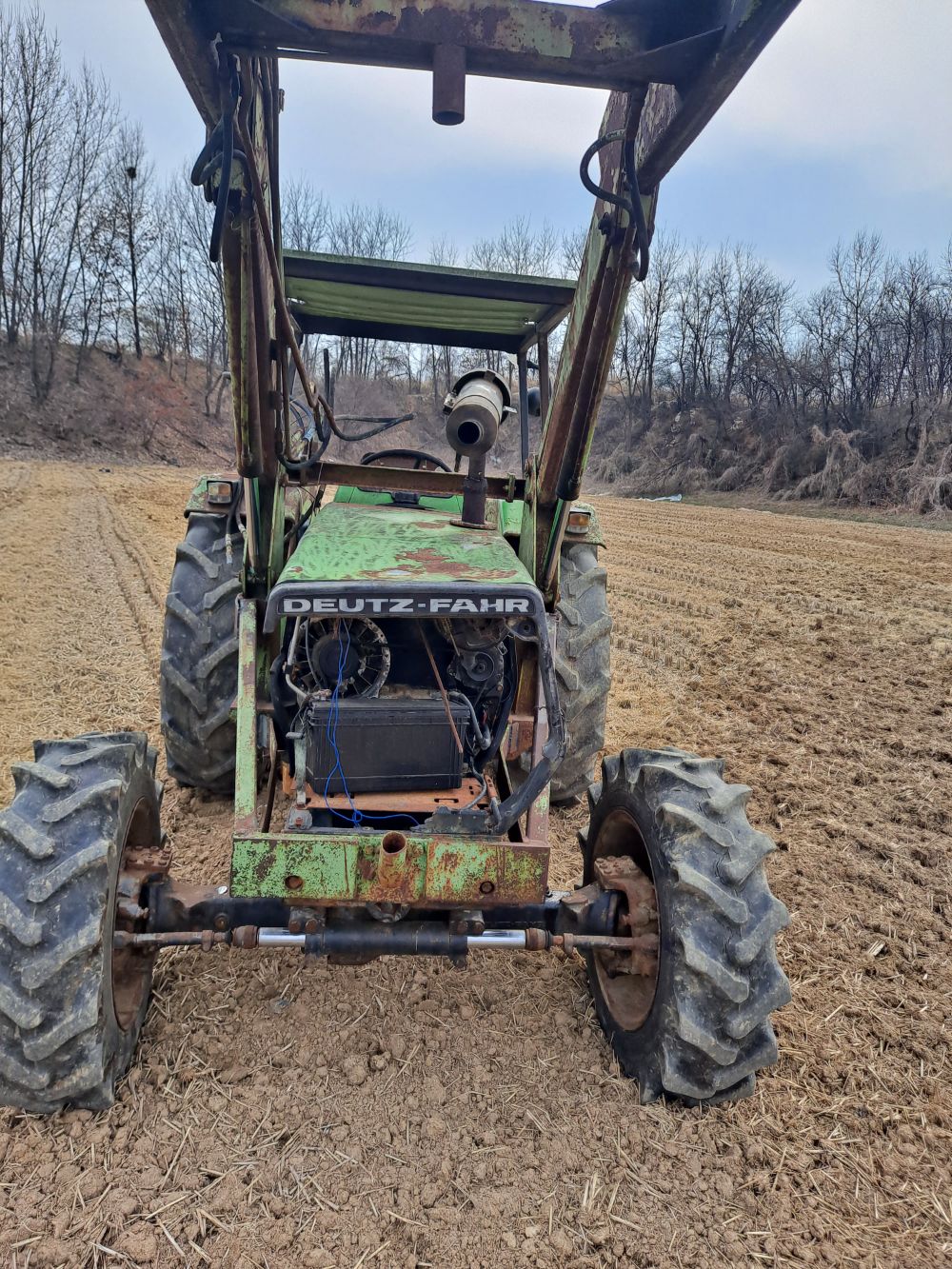 독일 도이치 트랙터70마력공냉 전체기능 잘돼고 엔진시동시 나바가스 나요 독일 도이지 트랙터 공냉식 전체.부분적으로
