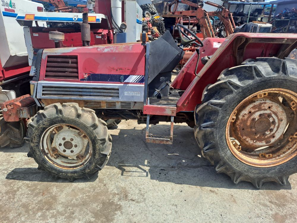 국제 트랙터 F455 (45마력) 전체.부분적으로