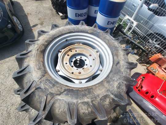 TYM Tractor 트랙터  14.9-30 WheelTire 사진1