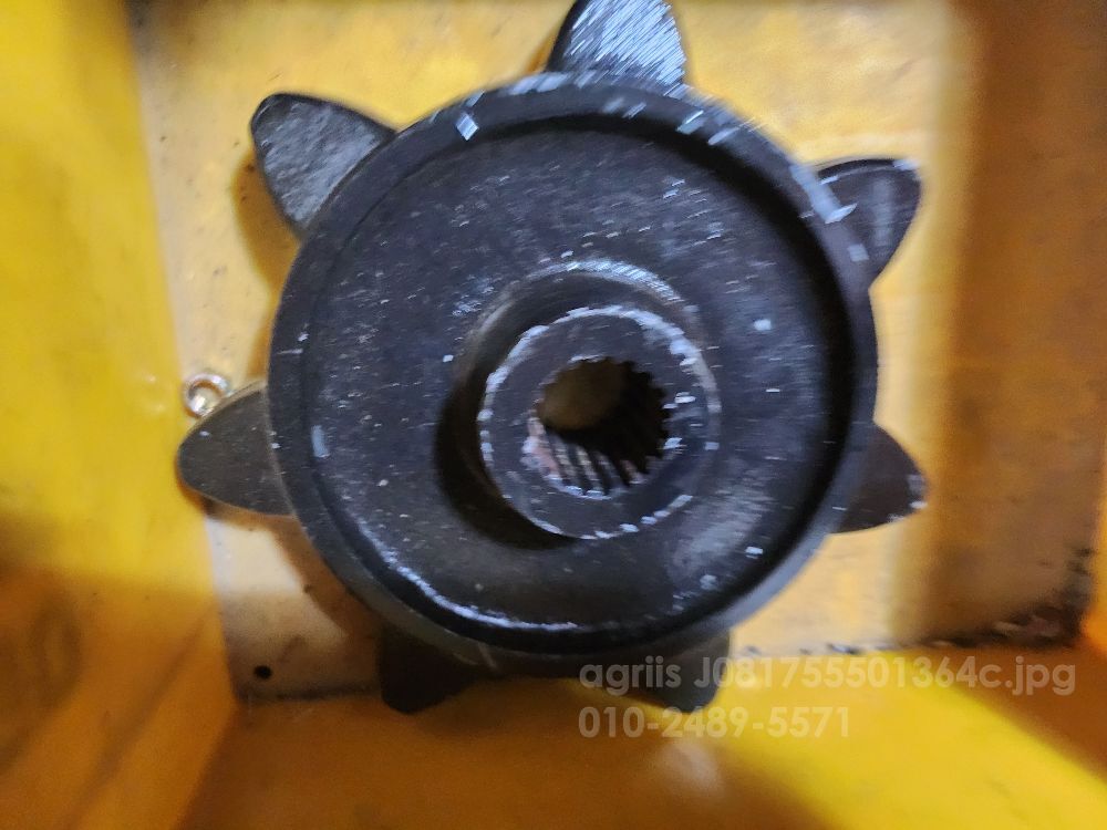 TYM Combine Harvester H6000 (4Rows)