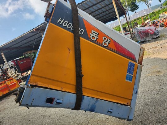 TYM 콤바인 H6000 (4조식) 곡물탱크 