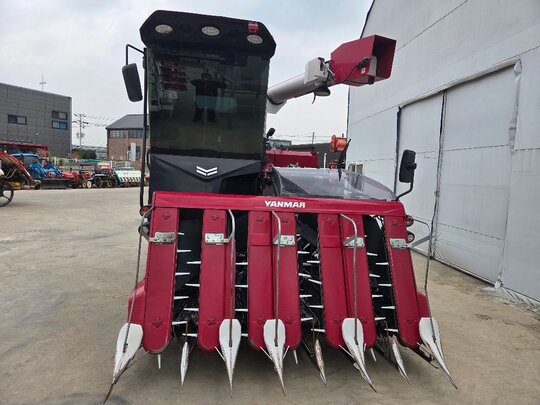 Yanmar Combine Harvester YH7140-X (7Rows)