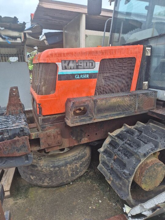 Kubota Tractor KM-90D (90hp)