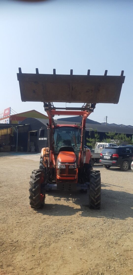 Kubota Tractor M9540 (95hp)