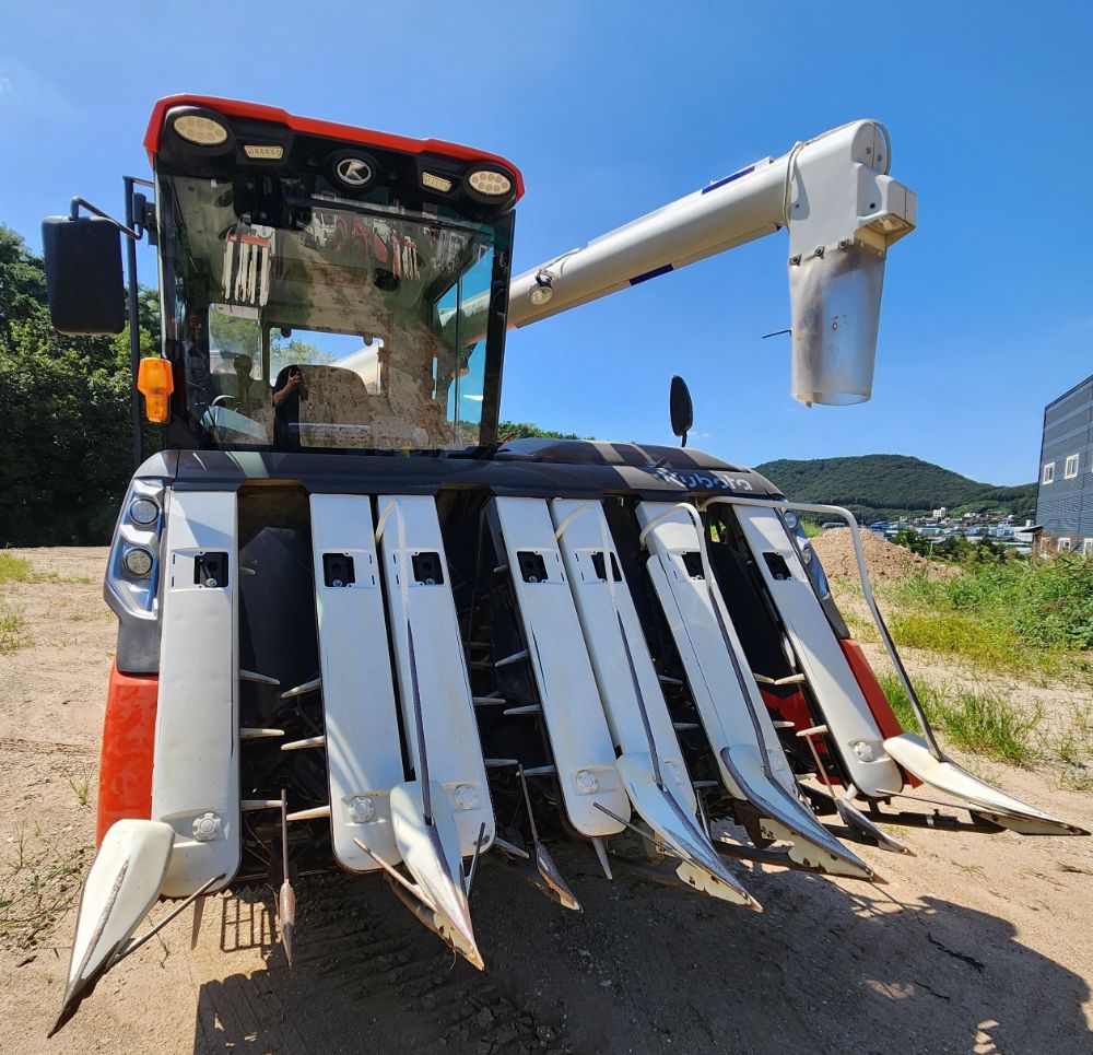 Kubota Combine Harvester ZR7130 (7Rows)