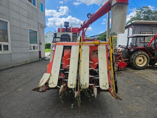 Daedong Combine Harvester DSM65 (4Rows)