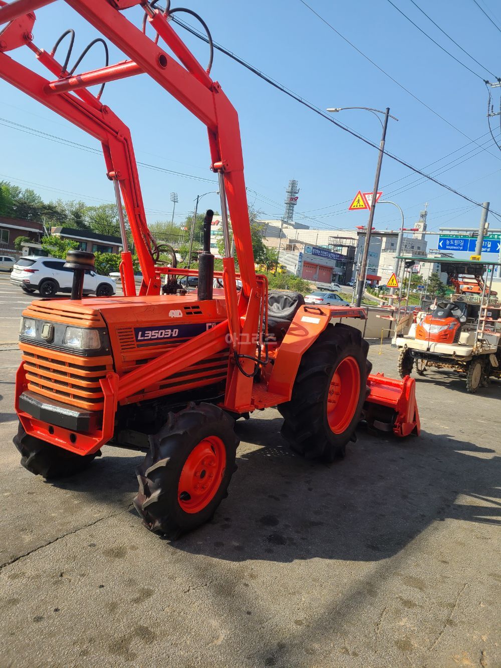 대동 트랙터 L3503-D (35마력) 뒤우측면