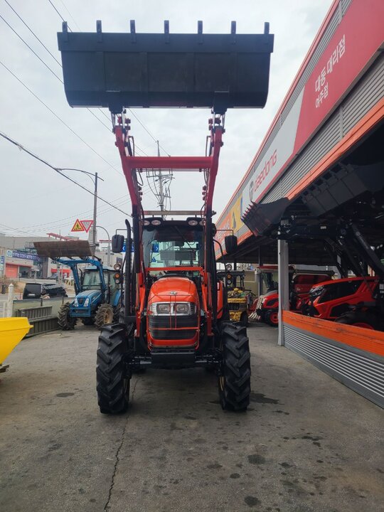 Daedong Tractor MX90 (90hp)