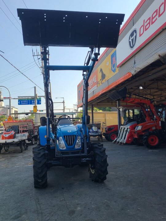 LS Tractor U6155 (56hp)