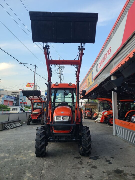 Daedong Tractor D581 (58hp)
