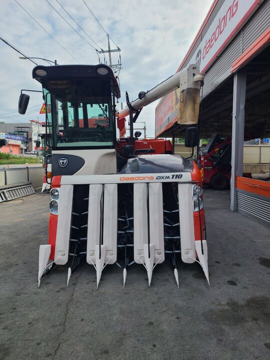 Daedong Combine Harvester DXM110GC (6Rows)