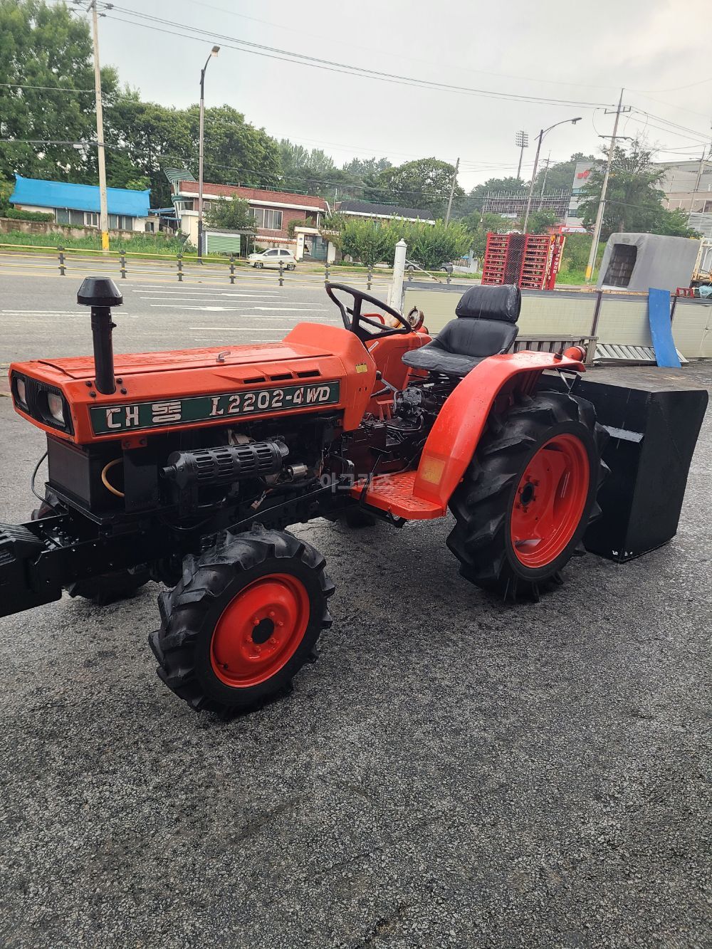 대동 트랙터 L2202-4WD (22마력) 뒤우측면
