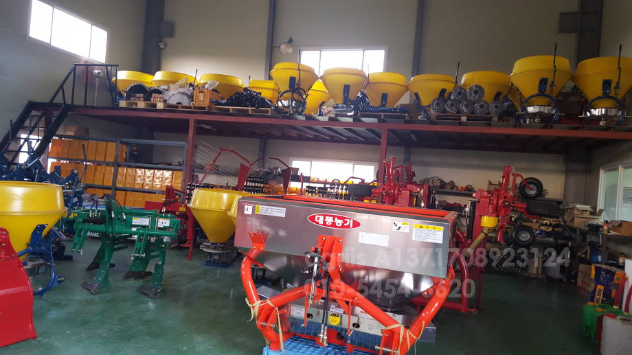 Fertilizer Spreader DP-2000DP-2300DP-2500DP-1000W 