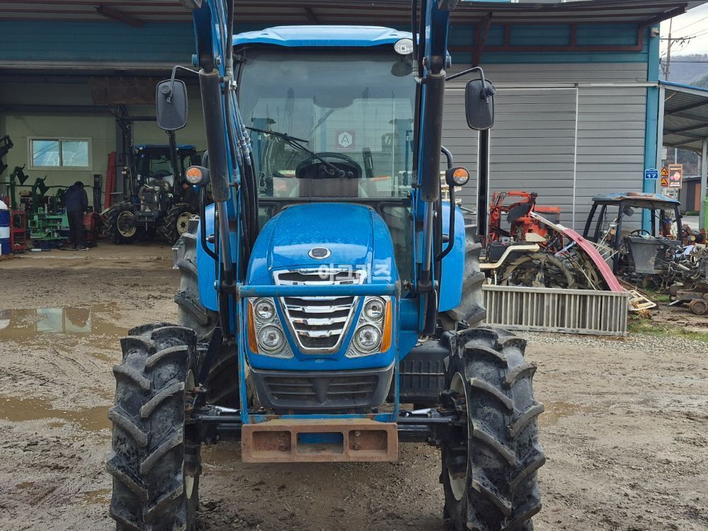 LS 트랙터 XU6168 (68.9마력)