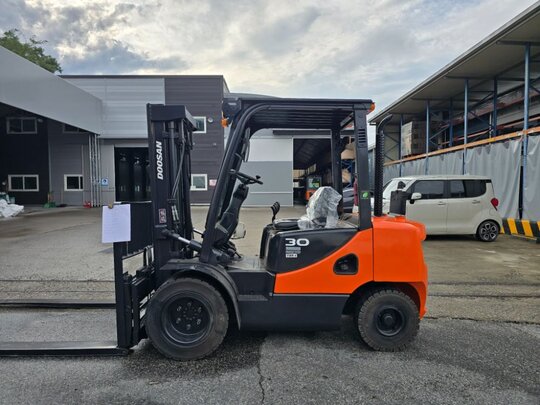 두산 지게차 D30S-7 (3톤)