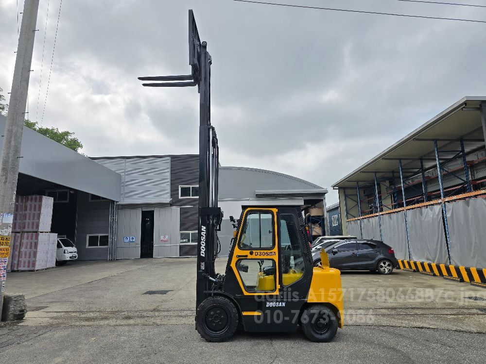 두산 2.98톤 지게차 D30S (3.0톤)