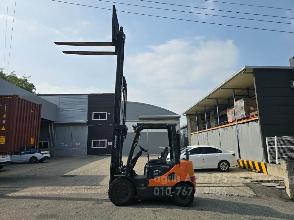 두산 지게차 D25S-5 (2.5톤)