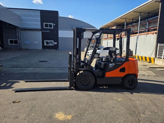 두산 디젤지게차  D30S-5