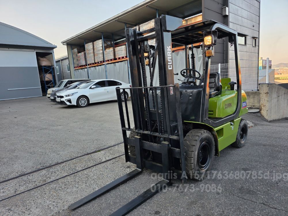 클라크 지게차 FX253D (2.5톤) 뒤우측면