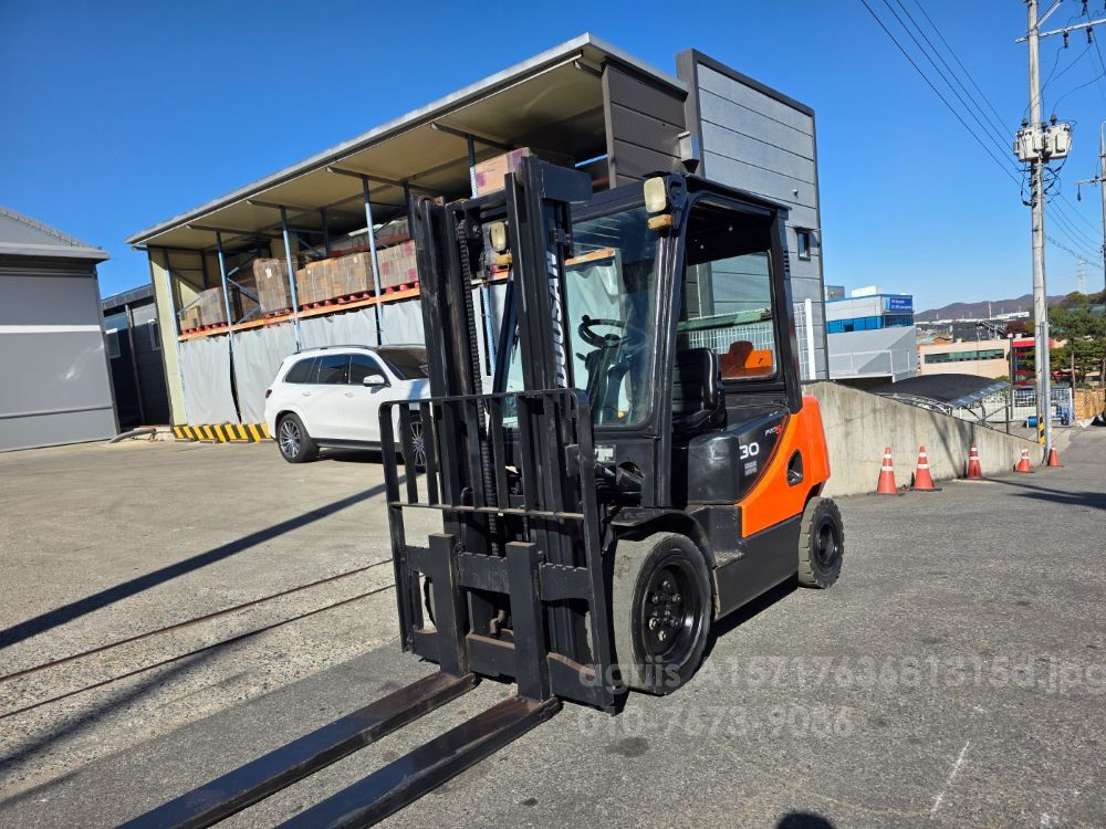 Doosan Forklift D30S-5 (3톤) 뒤우측면