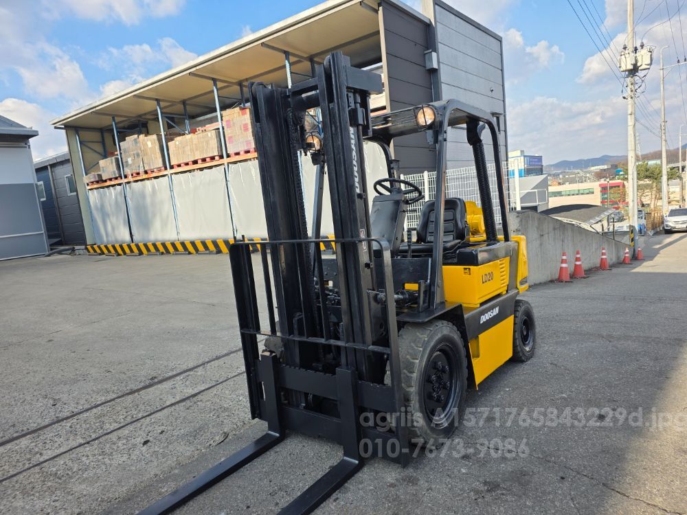 Doosan Forklift LD20 (2.0톤) 뒤우측면