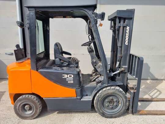 두산 지게차 D30SE-7 (2.98톤)