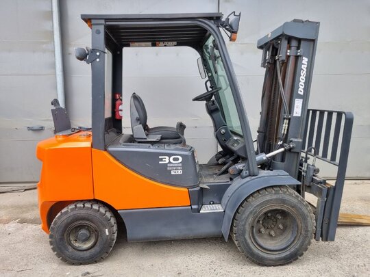 두산 지게차 D30SE-7 (2.98톤)