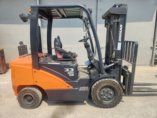 두산 지게차 D33S-7 (3.3톤)