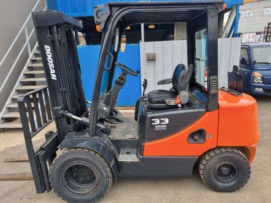 두산 지게차 D33SE-5 (3.3톤)